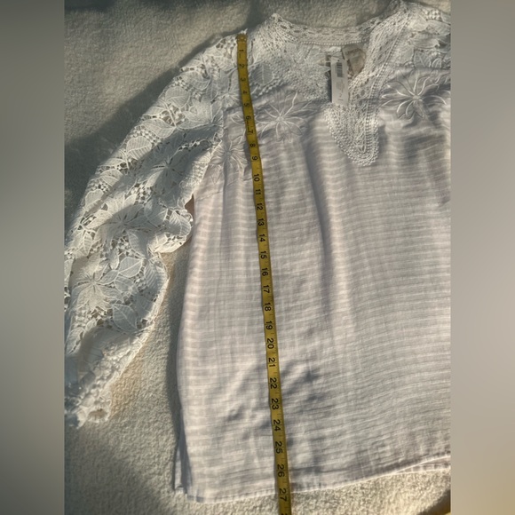 Chico's White Sheer Lace Cutout Sleeve Blouse size 2 /L - Picture 14 of 16